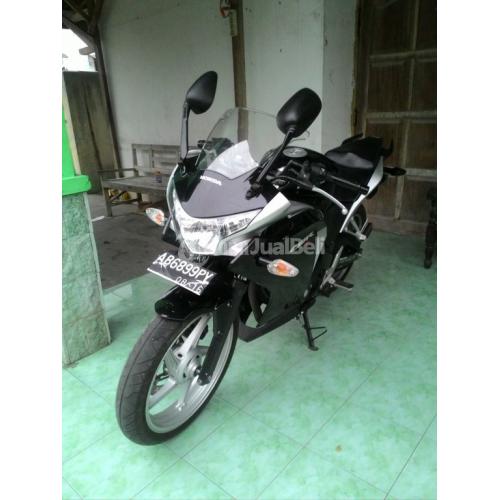 Jual Motor Honda CBR 250 Hitam tahun 2011 di Sleman 