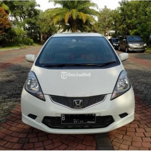 Mobil Honda Jazz RS White Second Tahun 2011 Automatic 
