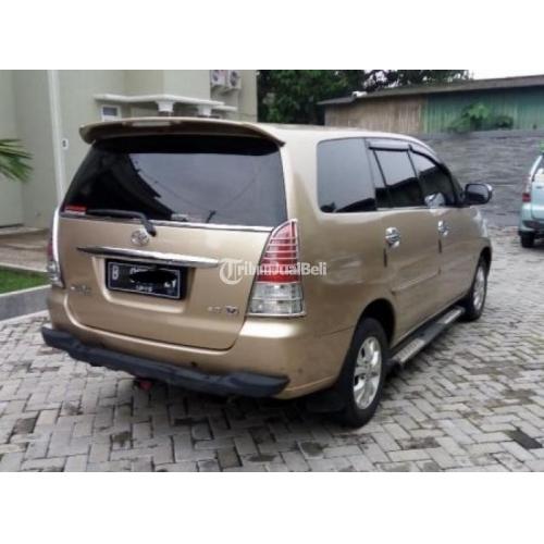  Mobil  Toyota Kijang Innova Second Tahun 2004 Tipe V Manual 