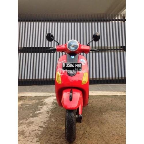 Piaggio Vespa LX 150 CC Tahun 2012 Warna Merah Mulus 