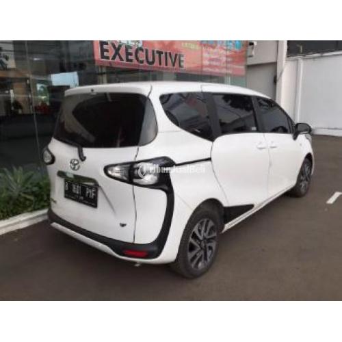 Mobil Keluarga Toyota Sienta New Tahun  2019 Warna Merah  