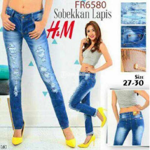  Celana  Jeans  Wanita  Model Sobek  Di Lutut Bahan Premium 