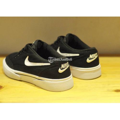 sepatu skateboard nike