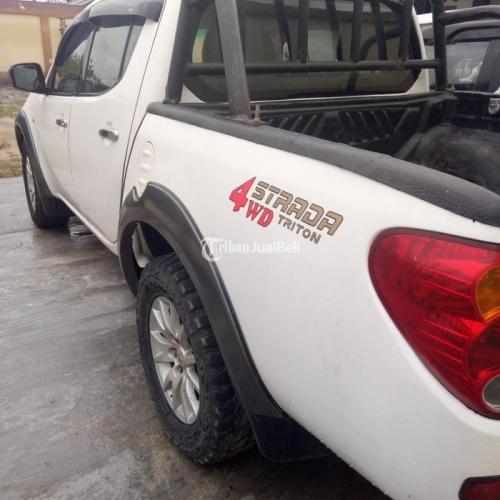 Mobil Mitsubishi Strada Triton DC Bekas  2014 Normal Low KM 