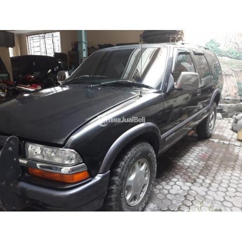 Mobil Opel Blazer Bekas Tahun 2000 Warna Hitam Metalik Mulus Normal di