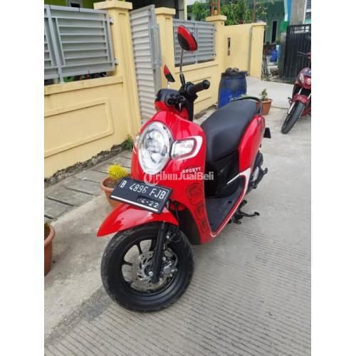 Honda Scoopy donat 2017 Idling Stop Bekas Bagus Warna Merah KM Rendah