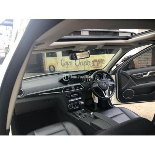 Mercedes Benz Mercy C300 V6 3.0 N A AT Putih Mulus Bagus Sunroof 