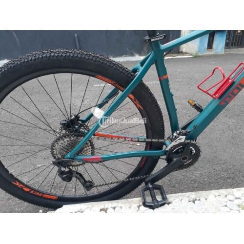 Sepeda MTB Bekas  Polygon  Xtrada  6  Size L 29 Mulus Normal 