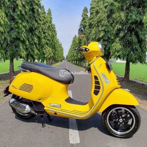 Motor Bekas Piaggio Vespa GTS 150 Iget 4v ABS 2019 Surat Lengkap