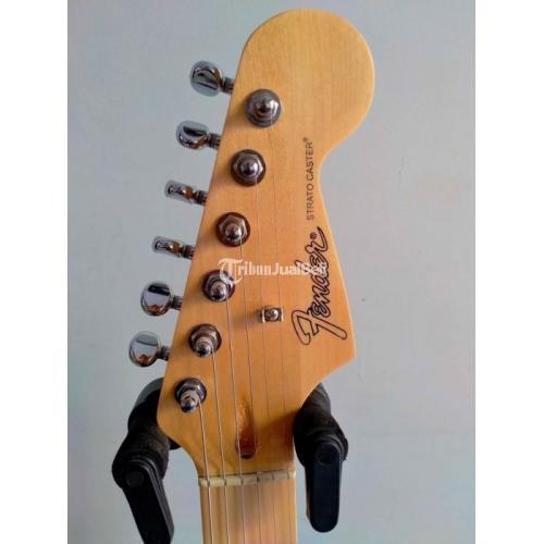 Gitar Listrik Fender Stratocaster Hitam Putih Barang Baru  