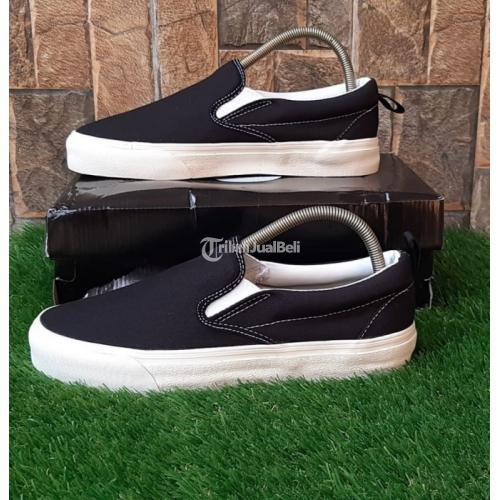 Sepatu Vans Slip on OG black white 