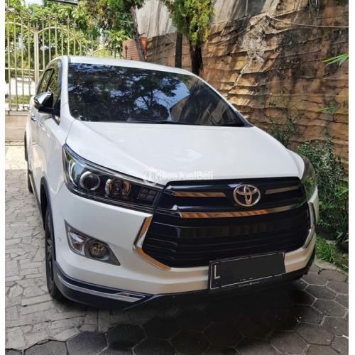 Toyota INNOVA  VENTURER 2 4 A T 2022 Bekas  Bagus Plat L 