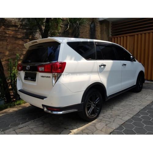 Toyota INNOVA VENTURER 2 4 A T 2022 Bekas Bagus Plat L 