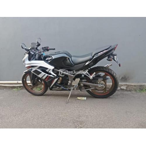 Motor Sport Kawasaki Ninja 150 RR SE 2016 Mulus Like New Surat Komplit