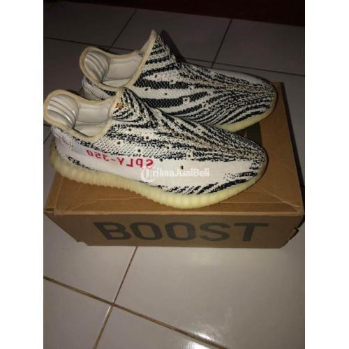  Sepatu  Sneakers Adidas Yeezy Boost Ori Size 43 Second 