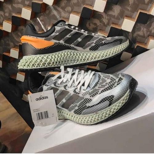  Sepatu  Adidas Alpha Edge 4D Run  Kondisi Baru  Harga  Rp 750K 