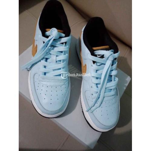  Sepatu  Sneakers Nike  Air  Force  1 Gelt Second Like New 