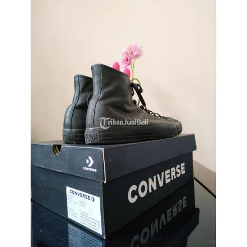  Sepatu  Converse  High Leather All Black Bekas  Harga Rp 550K 