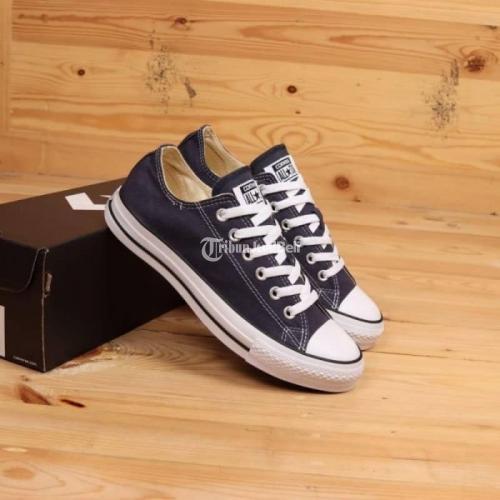  Sepatu  Converse  Classic on Navy X Harga Baru Rp 280K 