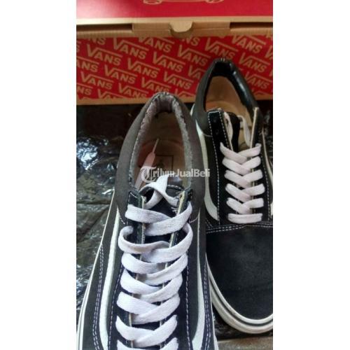  Sepatu  Vans  Oldskool Black White Bekas Harga  Rp 450K 