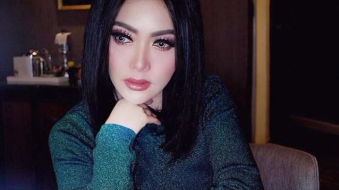 Ini Koleksi Tas Terbaru Milik Syahrini yang Bikin Kamu Iri Ini Koleksi Tas Terbaru Milik Syahrini yang Bikin Kamu Iri