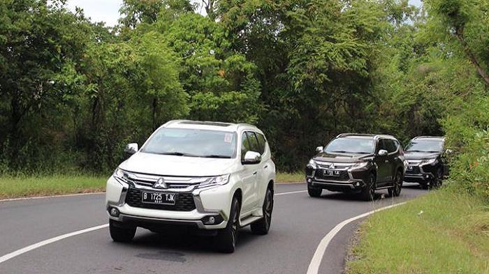 Cek Harga Bekas  Mobil  Tangguh Mitsubishi Pajero Exceed 4x2 