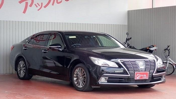 Toyota Crown Royal Saloon 2019