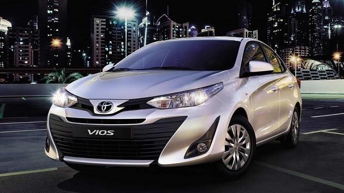 Perbandingan Harga Bekas Mobil  Sedan  Honda City dan Toyota 