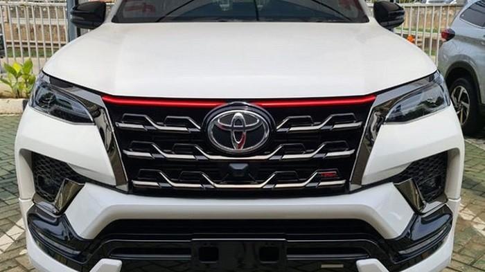 Perkiraan Harga Toyota Fortuner Facelift 2020, Naik 15 ...