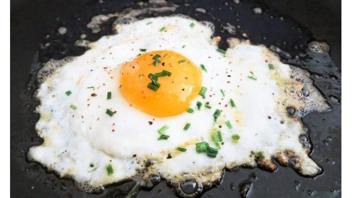 Hentikan Sekarang, Kebiasaan Mencuci Daging Ayam Mentah dan Telur