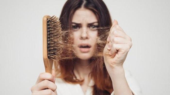 Punya Masalah Rambut Rontok? Coba Atasi dengan 5 Bahan Alami Ini - Blog