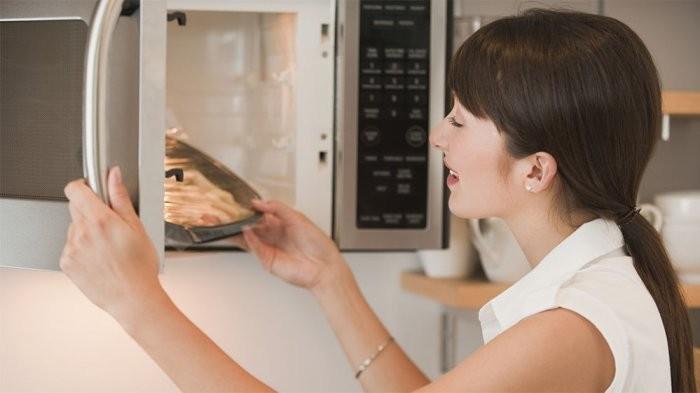 Lakukan Cara Ini Agar Microwave di Rumah Tetap Hemat Listrik, Simak