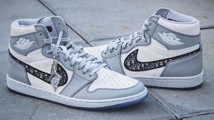  Sepatu  Sneaker Seharga Mobil Baru Air Jordan  1 x Dior  