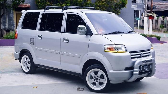 Suzuki APV Generasi Pertama Mobil Keluarga Nyaman yang 