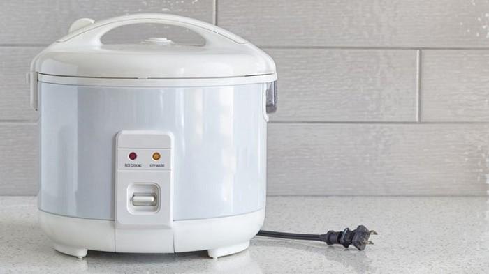 Masak Nasi di Rice Cooker Sering Kering dan Gosong? Coba Atasi dengan 5